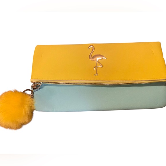 Macbeth Collection~Yellow\Blue Clutch with Flamingo Accent
Added bag Charm
New - Picture 1 of 6
